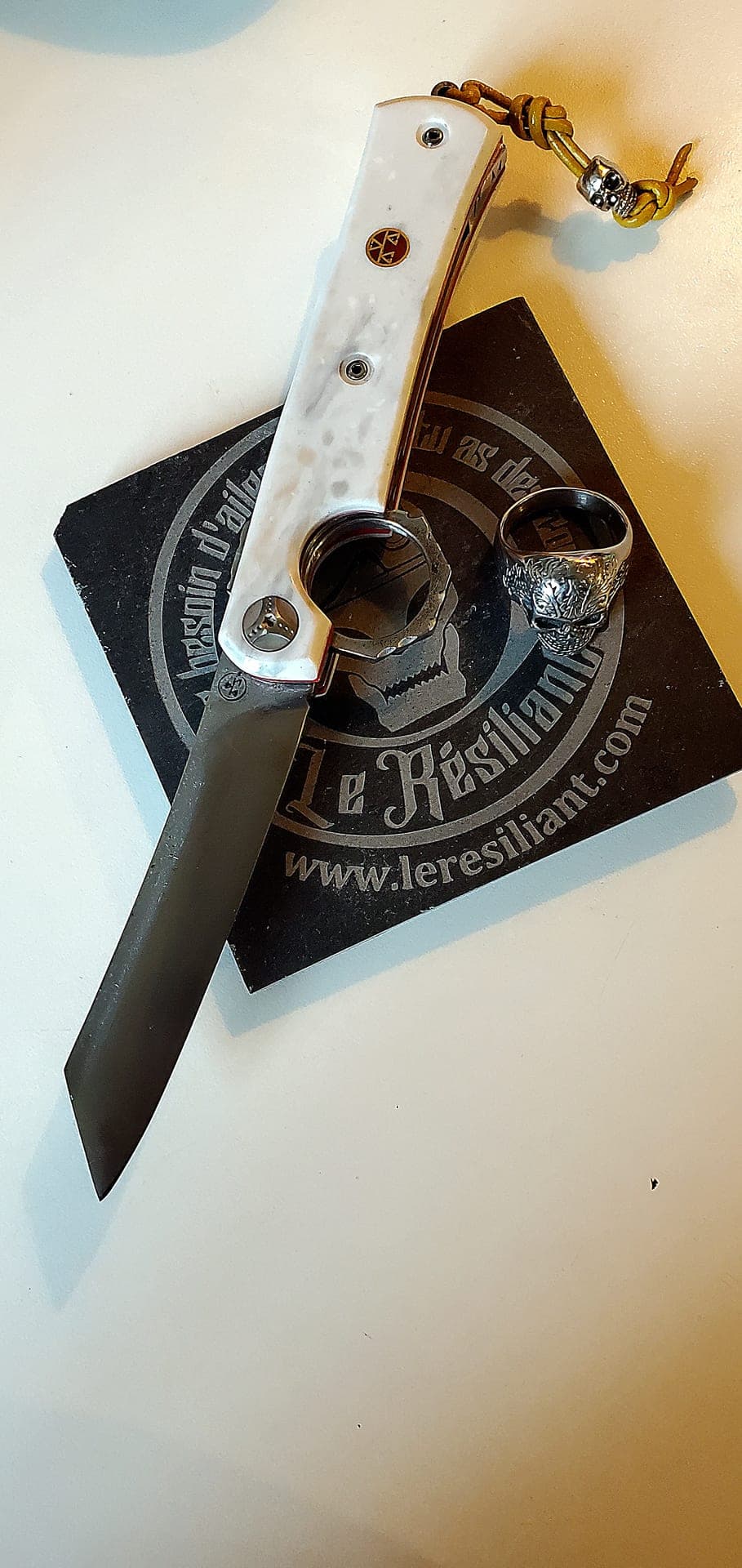 Le Shotokan — couteau artisanal Carbone · Z160 · Damas